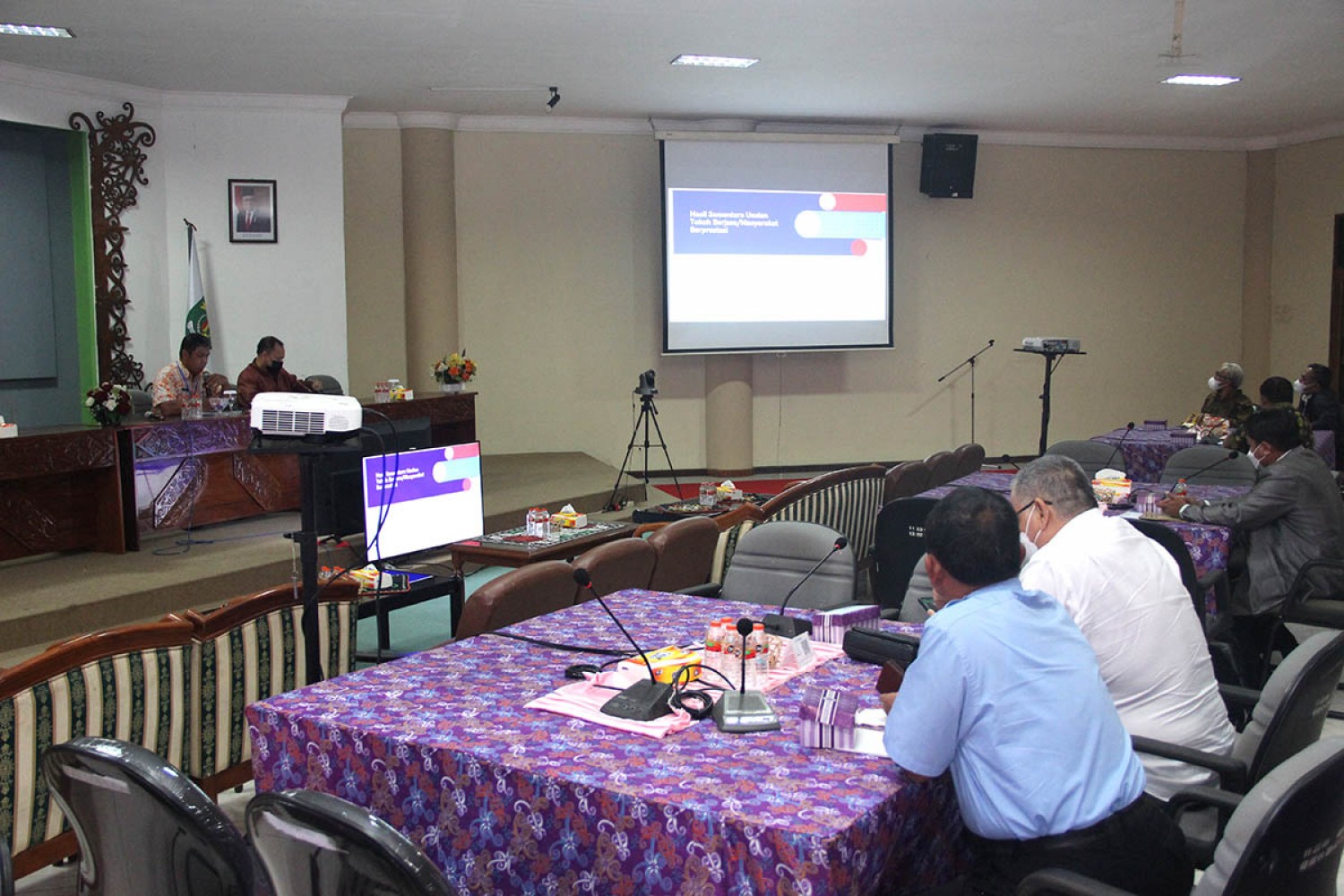 RAPAT FINALISASI TOKOH BERJASA DAN MASYARAKAT BERPRESTASI TAHUN 2021