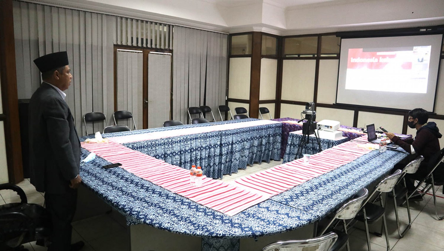 Plt. KEPALA BALITBANGDA PROV. KALTIM HADIRI PELANTIKAN DAN PENGAMBILAN SUMPAH PENJABAT SEKRETARIS DAERAH PROV. KALTIM