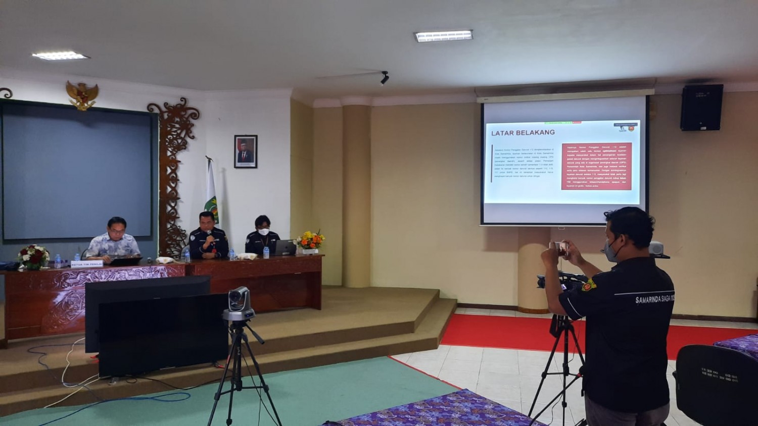 PRESENTASI 