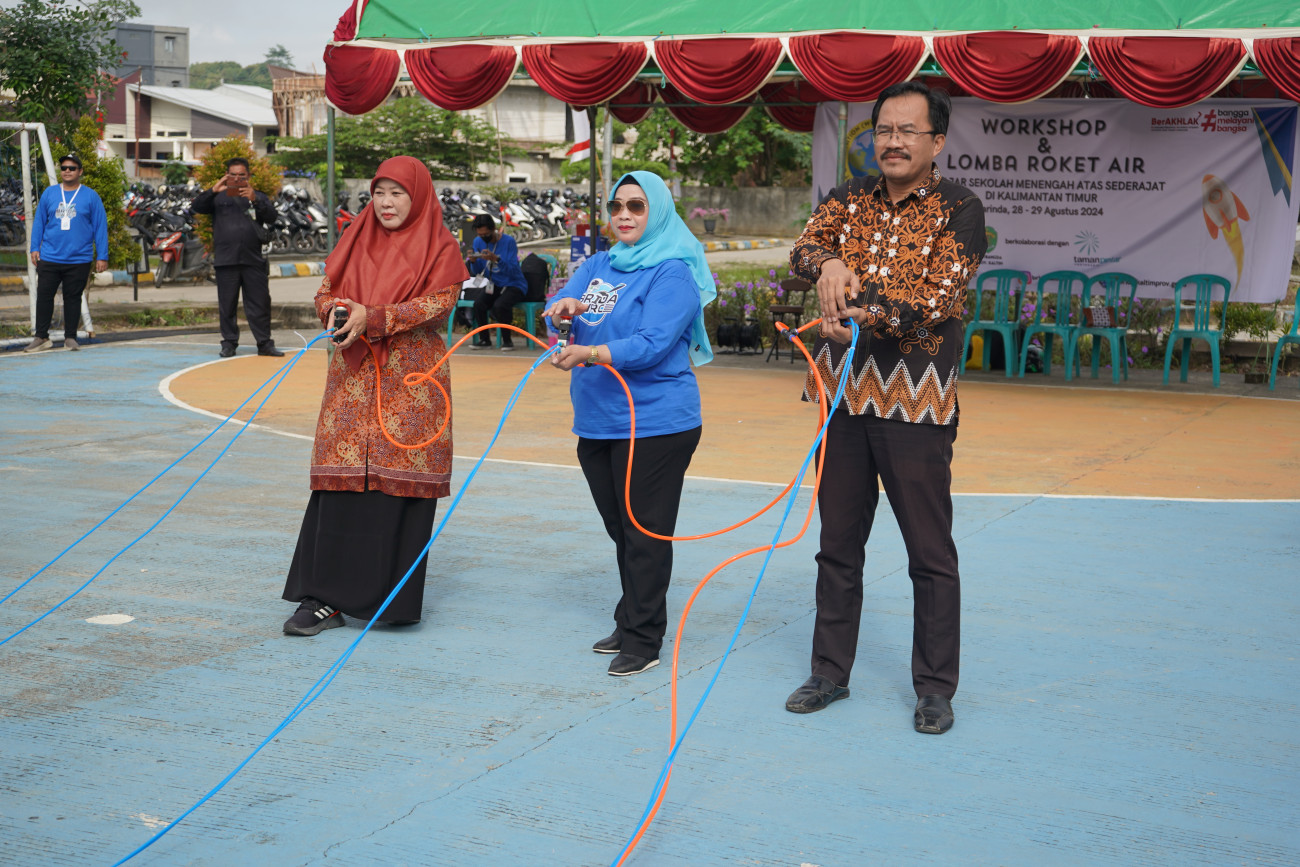 Hari Kedua Pelaksanaan Workshop dan Lomba Roket Air